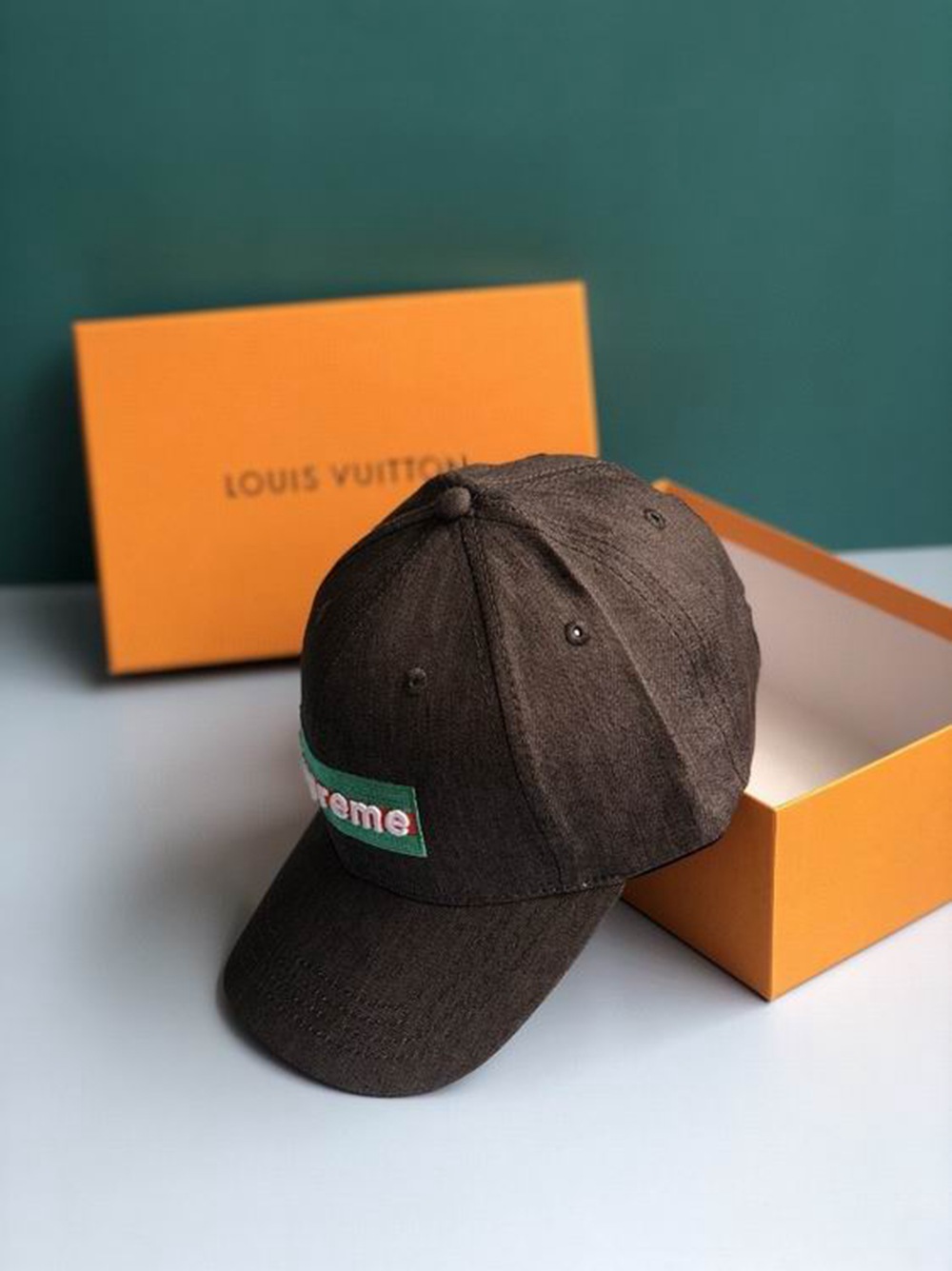 S*p*e hat
